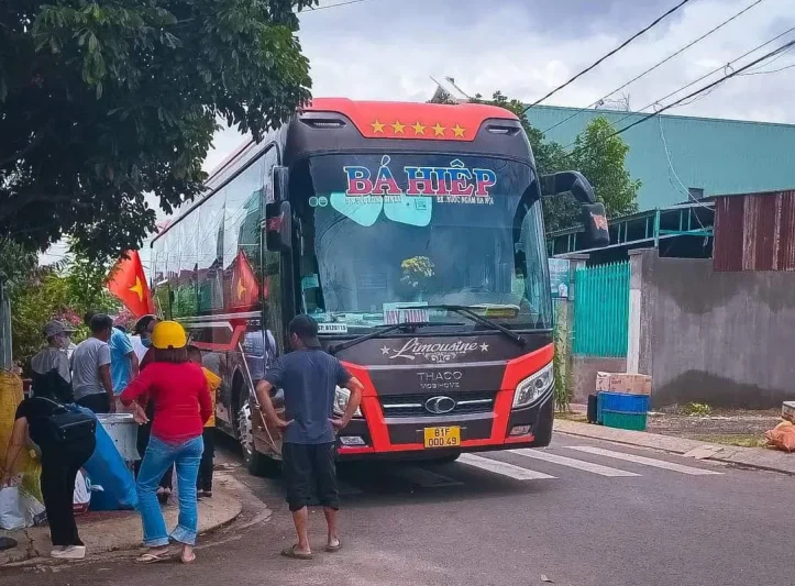 Nhà xe khách Bá Hiệp tuyến Gia Lai - Hà Nội - Quảng Bình - Hà Tĩnh - Nghệ An - Thanh hóa Nhà xe khách Bá Hiệp tuyến Gia Lai - Hà Nội - Quảng Bình - Hà Tĩnh - Nghệ An - Thanh hóa